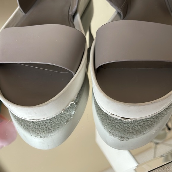 VINCE Tan Summer Sandals - Picture 7 of 11